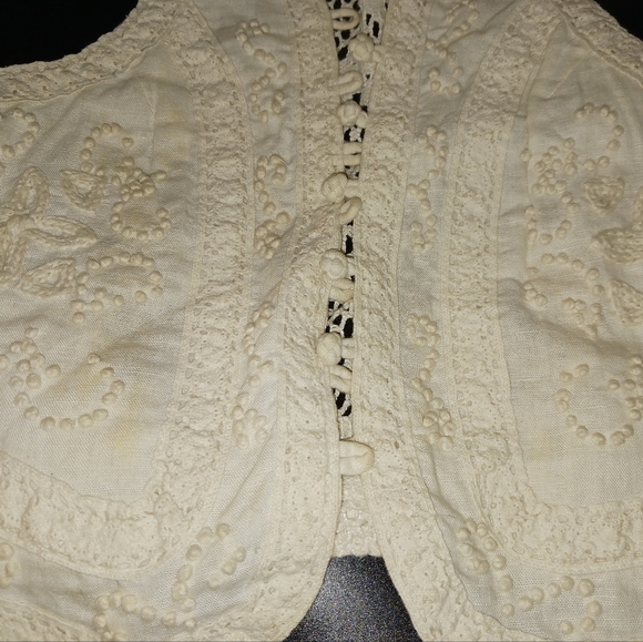 Bolero Vest with Embroidery Detail - Picture 4 of 4